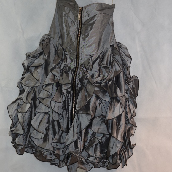 Silver frilled Mini Dress SZ S Daisy - Picture 4 of 12